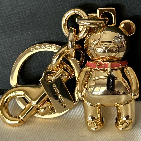 COACH 3D Bear Key Ring/Bag Charm - Picture 1 of 4